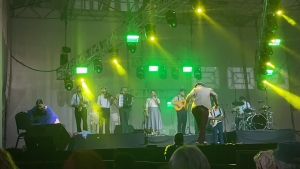 Folclorista Luc&iacute;a Aramburu de Sarand&iacute; Grande se present&oacute; junto a Compa&ntilde;&iacute;a Aborigen en la Semana Criolla del Prado 2025