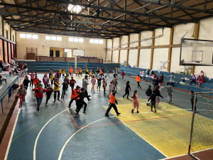 Encuentro de handball compartieron ni&ntilde;os de las escuelas 7 y 38 en Sarand&iacute; Grande