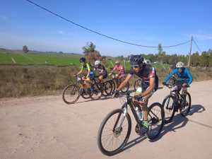 96 ciclistas en fiesta de mountain bike en Sarand&iacute; Grande