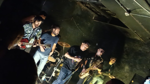 La banda "Lobo Suelto" de Sarand&iacute; Grande se present&oacute; en Montevideo con repertorio de 26 Temas
