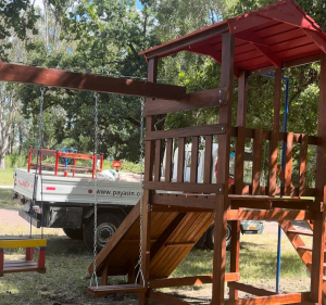Construyeron nuevo espacio infantil con m&uacute;ltiples juegos en Parque de Sarand&iacute; Grande