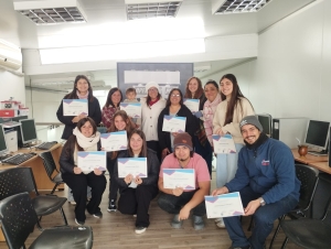 Entregaron hoy diplomas de inform&aacute;tica en Espacio de Inclusi&oacute;n Digital de Sarand&iacute; Grande