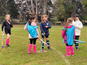 Amistosos de hockey se disputaron hoy en cancha del Liceo Faustino Harrison de Sarand&iacute; Grande
