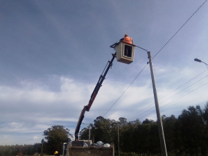 Colocaron nuevos focos LED en acceso norte de La Cruz