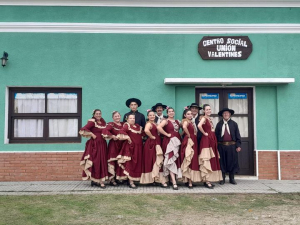 Ra&iacute;ces Sarandienses particip&oacute; de la conmemoraci&oacute;n de los 115 a&ntilde;os de Valentines