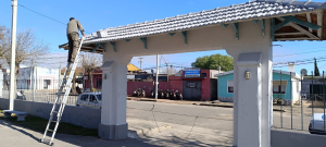 Contin&uacute;an avanzando los trabajos de pintura en el Hospital de Sarand&iacute; Grande