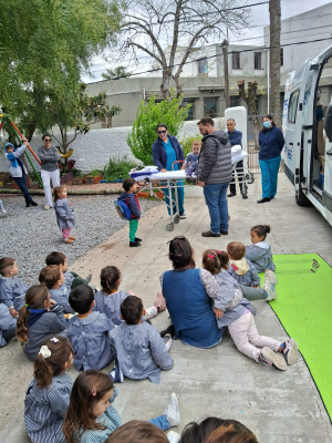 COMEF-IAMPP Sarand&iacute; Grande brind&oacute; charla sobre RCP y DEA en Centro de Atenci&oacute;n a la Primera Infancia