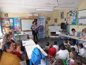 COMEF-IAMPP Sarand&iacute; Grande brind&oacute; hoy talleres para promover crianza libre de violencia en escuelas 29 y 58