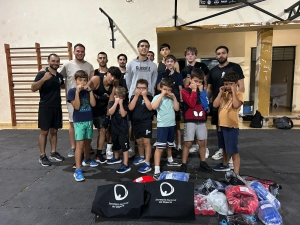 Boxing Club Sarand&iacute; de Sarand&iacute; Grande recibi&oacute; equipamiento deportivo profesional