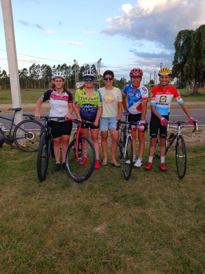 Ciclistas de Sarand&iacute; Grande comenzaron a participar ayer de nuevo campeonato de ciclismo en Durazno