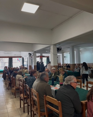 Ra&iacute;ces Sarandienses celebr&oacute; su tradicional almuerzo de invierno en el Club de Abuelos de Sarand&iacute; Grande