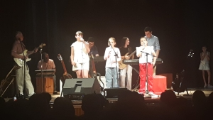 Academia Tecla's del profesor Alberto Pignatta present&oacute; anoche su "Fiesta de la M&uacute;sica" como cierre del 2024 en Teatro de Sarand&iacute; Grande