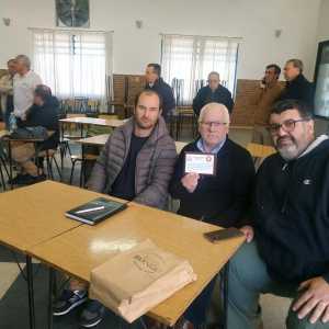 Directivos de Liga de Sarand&iacute; Grande entregaron placa a ex presidente de ULIFF en Congreso del Sur