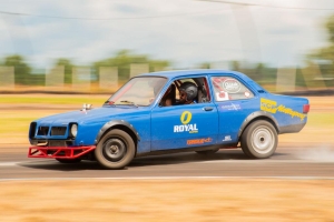Autom&oacute;vil especialmente preparado para drifting en Sarand&iacute; Grande fue exhibido en pista del Aut&oacute;dromo Ciudad de Salto en su reapertura