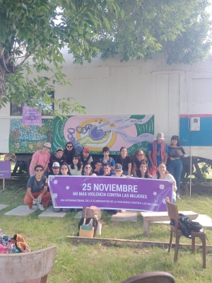 Pintaron mural colectivo al conmemorarse hoy D&iacute;a Internacional de Lucha contra la Violencia de G&eacute;nero