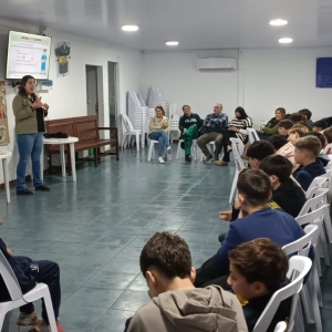 Lic. Luc&iacute;a Malvacio brind&oacute; charla sobre h&aacute;bitos alimentarios en Instituci&oacute;n Deportiva Boquita de Sarand&iacute; Grande