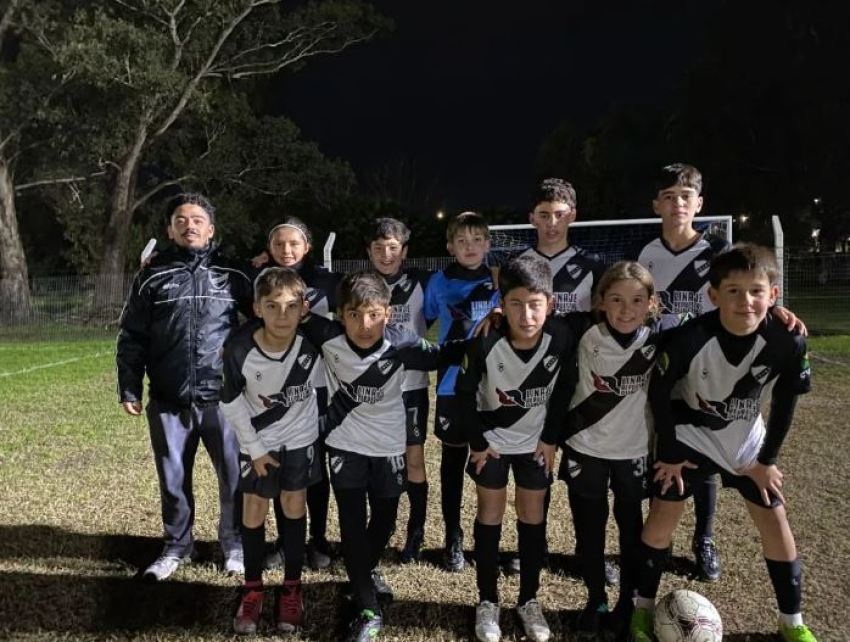 Categor&iacute;a 2012 de Barrio Vi&ntilde;a gan&oacute; su &uacute;ltimo partido y asegur&oacute; posici&oacute;n de campe&oacute;n &uacute;nico del torneo