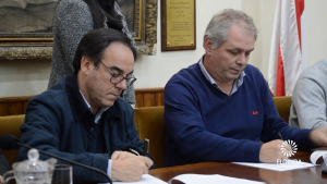 Firmaron convenio para reconvertir vertederos de residuos de Sarand&iacute; Grande y Casup&aacute;