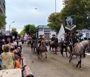 Hoy "Ra&iacute;ces Sarandienses" de Sarand&iacute; Grande dijo presente en multitudinario Desfile de la Patria Gaucha
