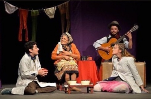 M&aacute;s de 500 ni&ntilde;os disfrutaron del teatro hoy en Sarand&iacute; Grande