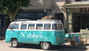 Librer&iacute;a ambulante "Noctiluca" lleg&oacute; nuevamente a Sarand&iacute; Grande