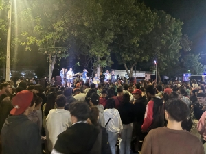 Una gran fiesta se vivi&oacute; anoche en Sarand&iacute; Grande en tablado de Carnaval en Avenida Artigas