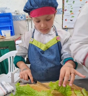 Alumnos de Escuela N&deg; 113 de Sarand&iacute; Grande experimentaron el ciclo de la siembra a la cosecha a trav&eacute;s su invern&aacute;culo
