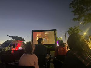 Cine al aire Libre y talleres educativos brind&oacute; Ecocinema en Sarand&iacute; Grande