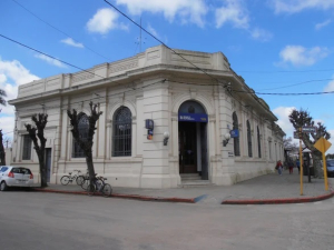 Edila Luc&iacute;a Pereira pidi&oacute; rampas de acceso en sucursal de BROU y Municipio de Sarand&iacute; Grande