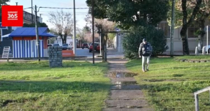 Vecinos se quejan de problemas para cruzar v&iacute;a f&eacute;rrea luego de cada lluvia en Sarand&iacute; Grande