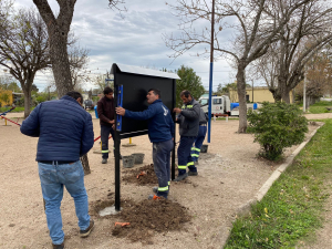 Comenz&oacute; instalaci&oacute;n de paneles para carteler&iacute;a en sitios hist&oacute;ricos de Sarand&iacute; Grande