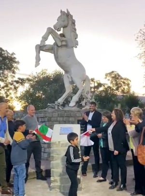 Jos&eacute; Moreira Mor&aacute;n fue homenajeado en la plaza que lleva su nombre en Sarand&iacute; Grande y donde se encuentra el "Monumento al Caballo", su obra m&aacute;s conocida