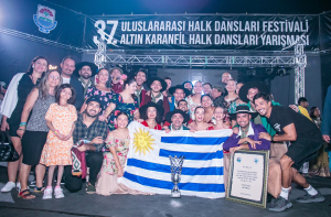 Ballet Aborigen junto a artista Luc&iacute;a Aramburu de Sarand&iacute; Grande triunfaron en Festival con grupos de 9 pa&iacute;ses en Turqu&iacute;a